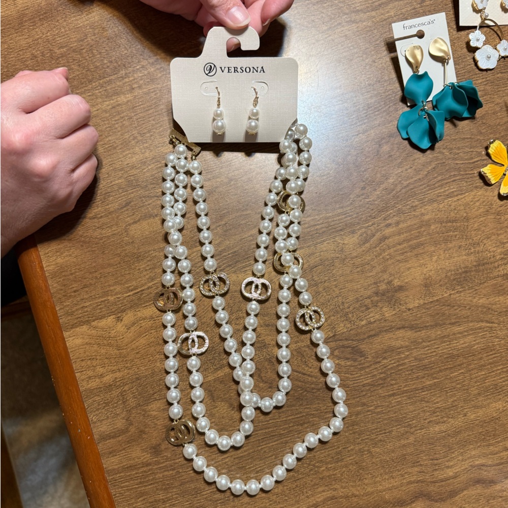 Versona Gold and White Multi-Strand Necklace